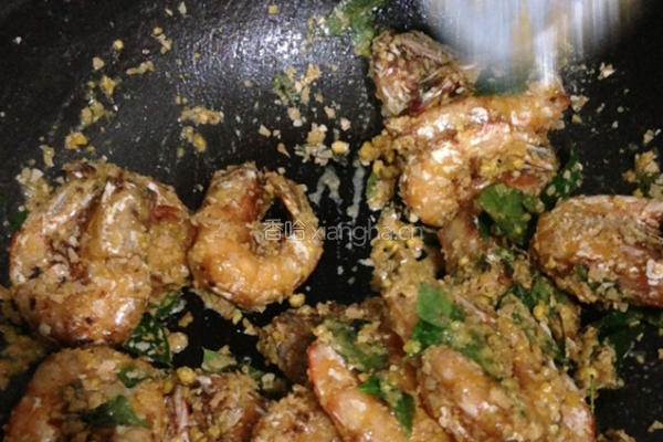 咸蛋麦片虾的做法图解11