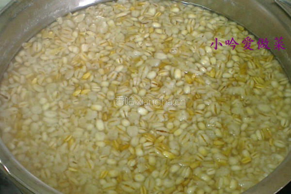 薏仁燕麦片红豆汤的做法图解2