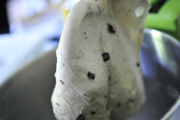 黑橄榄鸡蛋面包的做法图解3