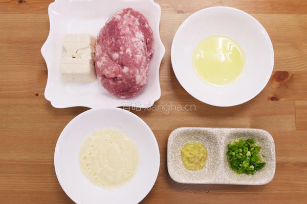 蟹粉狮子头的做法图解1