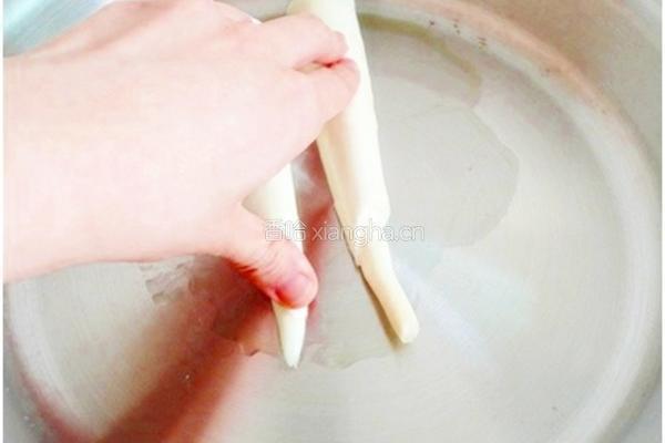 橄榄油椒盐筊白笋的做法图解5