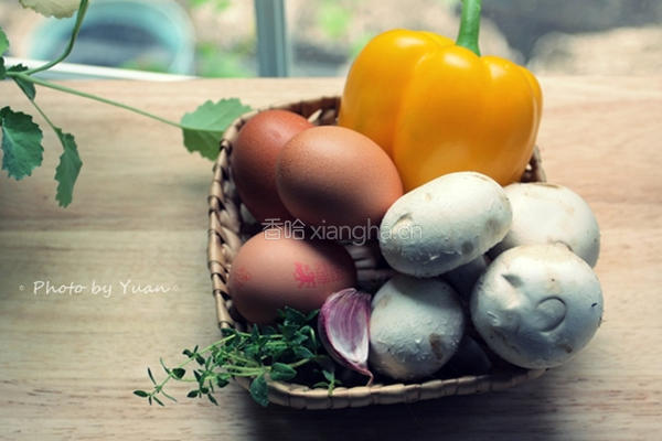 蘑菇甜椒欧姆蛋的做法图解1