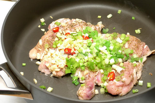 甜椒咖哩鸡丼的做法图解2