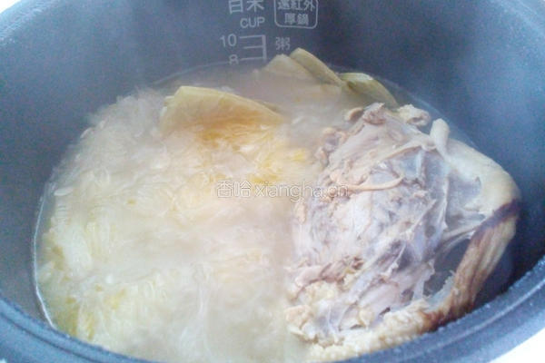 鸡骨煲金丝瓜汤的做法图解2