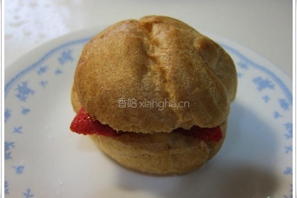 草莓炼奶泡芙