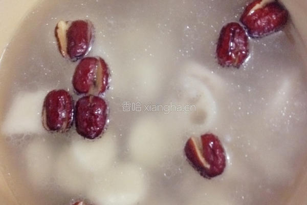 莲藕荸荠雪梨汤的做法图解3