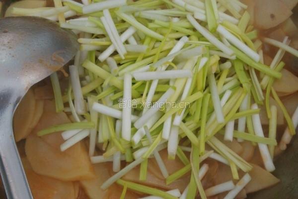 土豆片炒瘦肉的做法图解4