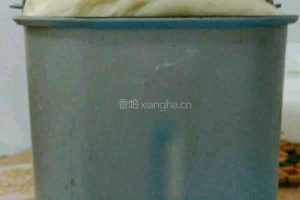 培根玉米粒沙拉面包的做法图解1