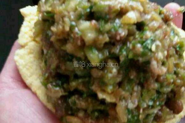 玉米面菜团子的做法图解3