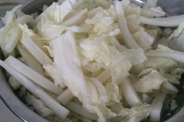 白菜粉条的做法图解3