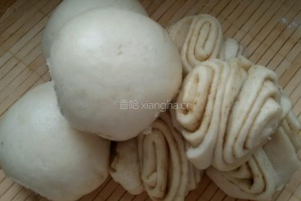 奶香馒头椒盐花卷的做法图解18