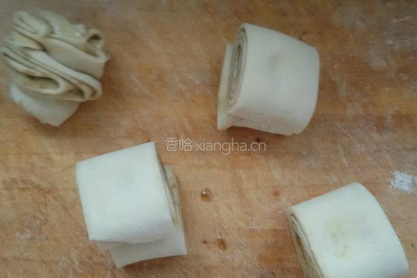 奶香馒头椒盐花卷的做法图解16