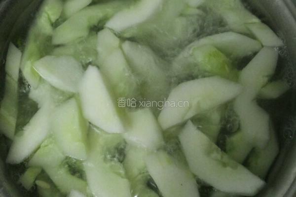 黄瓜鸡蛋紫菜汤的做法图解2