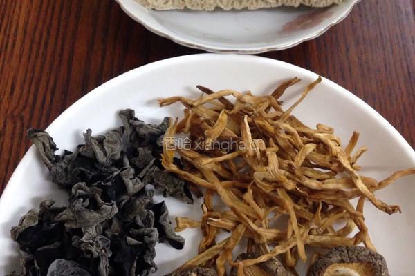 三鲜烤麸的做法图解1