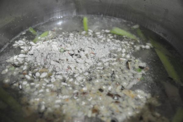 鲭鱼冬菇粥的做法图解7