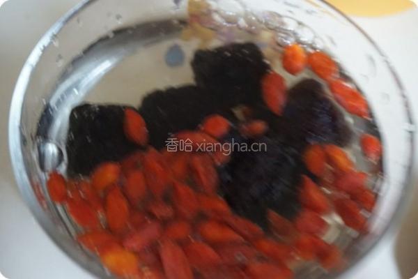 食谱牛蒡参炖鸡汤的做法图解2