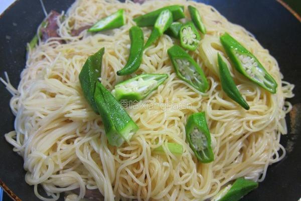 牛肉炒义面的做法图解4