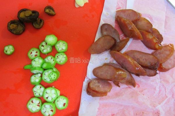 清蒸香肠扣饭的做法图解2