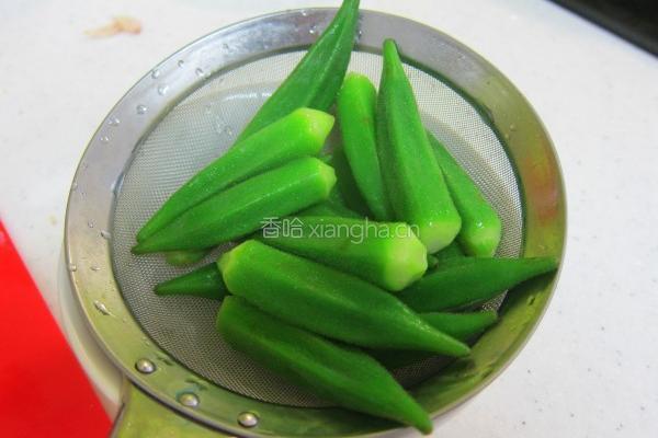 日式姜汁秋葵肉卷的做法图解3
