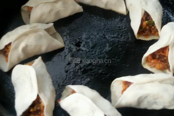羊肉丁胡萝卜开口锅贴的做法图解7