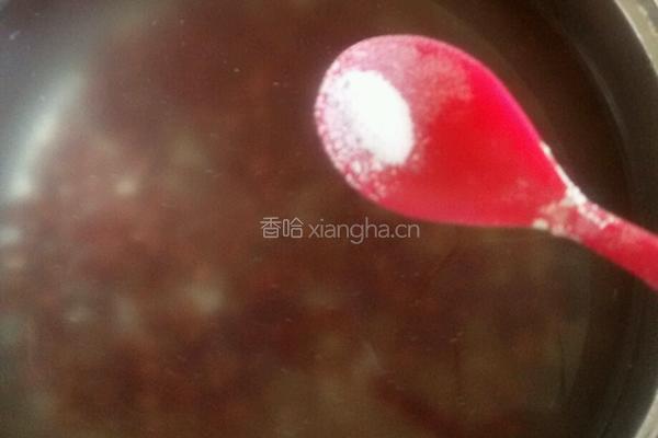 红豆粥的做法图解1