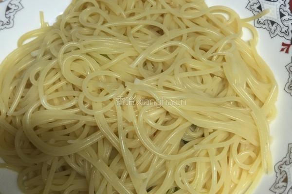 黑椒意面的做法图解1