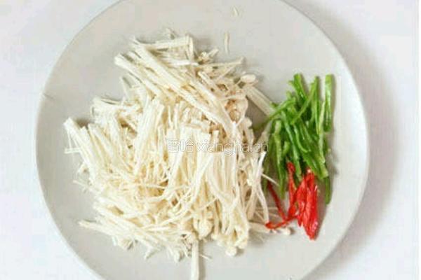 金针炒肥牛的做法图解1