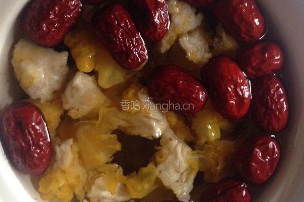 黄金耳雪莲子炖桃胶的做法图解3