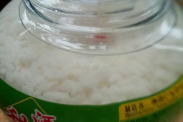 酒酿水果甜汤。的做法图解3