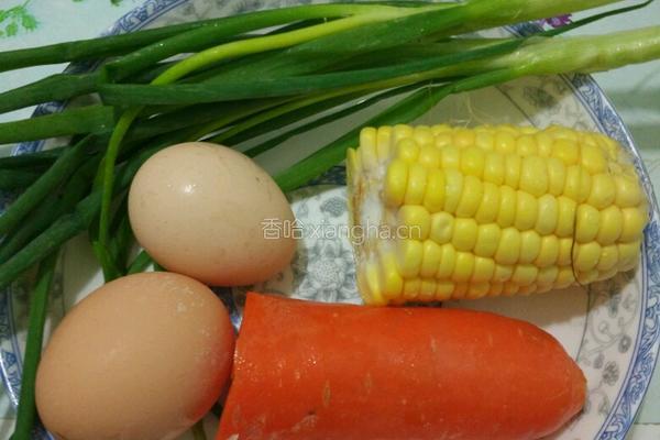 玉米胡萝卜鸡蛋饼的做法图解1
