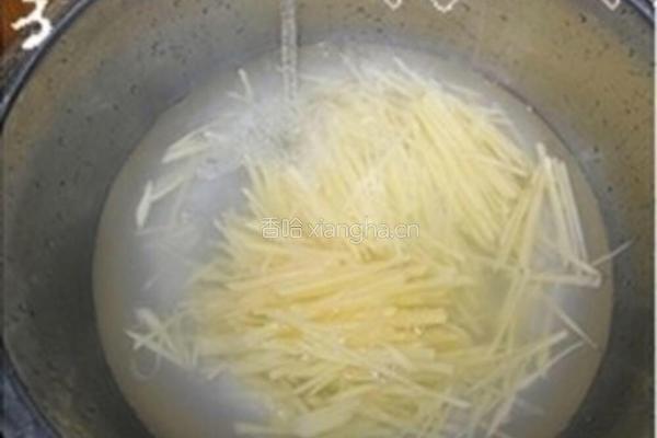 酸辣土豆丝的做法图解3