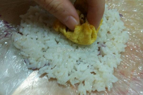 蛋饼肉馅紫薯包饭的做法图解13