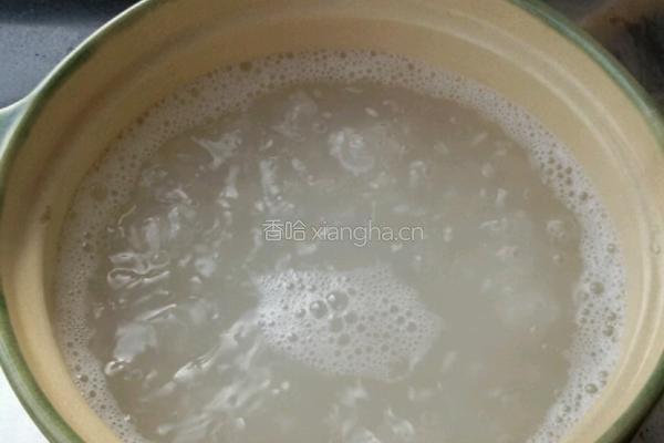 皮蛋瘦肉粥的做法图解4
