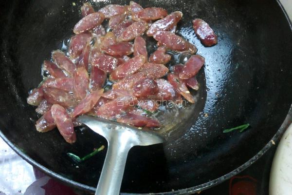 四季豆炒腊肠的做法图解1
