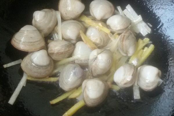 煲白蛤汤的做法图解3