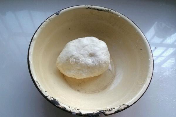 韭菜鸡蛋饼的做法图解1