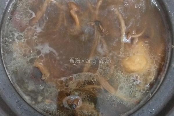 大骨煲茶树菇的做法图解4