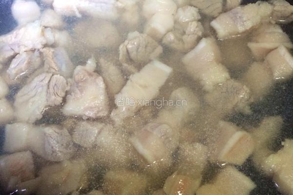 莴笋焖五花肉的做法图解1