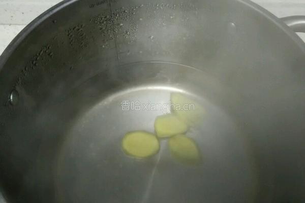 山药玉米排骨汤的做法图解1