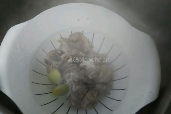 山药玉米排骨汤的做法图解4