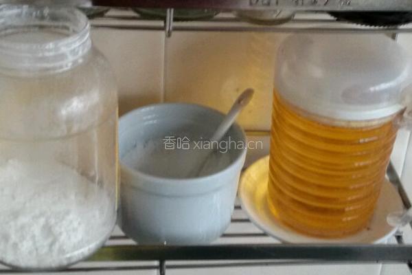 黄花菜蒸排骨的做法图解3