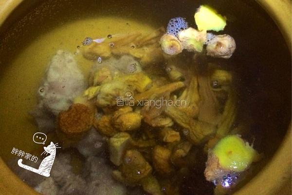 茸翅骨丸的做法图解3