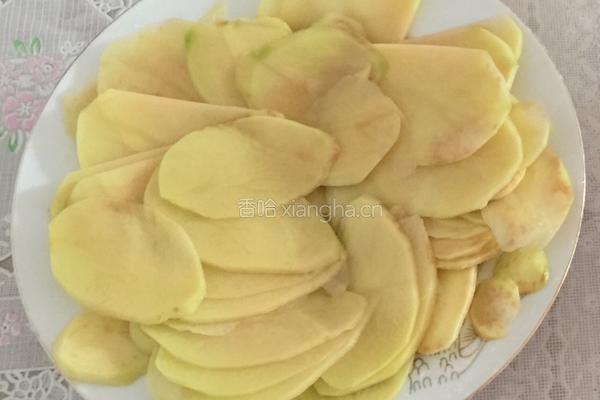 清蒸香肠土豆片的做法图解2
