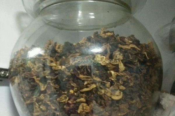 五花肉炒坛子菜酸辣椒茄子干的做法图解1
