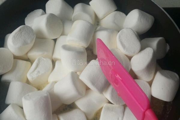 蔓越莓花生牛轧糖的做法图解3