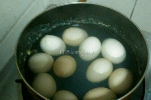卤虎皮鸡蛋的做法图解1
