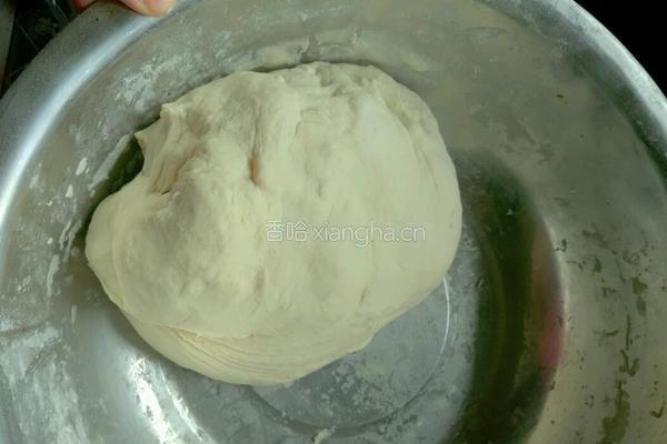 香菇木耳葱香蛋包的做法图解1