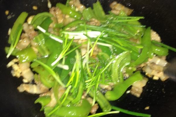 五花腩肉炒青椒的做法图解5