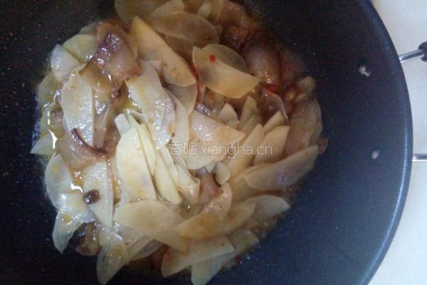 川味腊肉土豆片的做法图解6