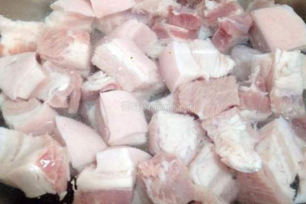 妈妈红烧肉的做法图解1